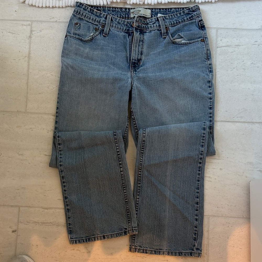 Signature by Levi Strauss Women's Straight Leg Jeans in Medium Blue